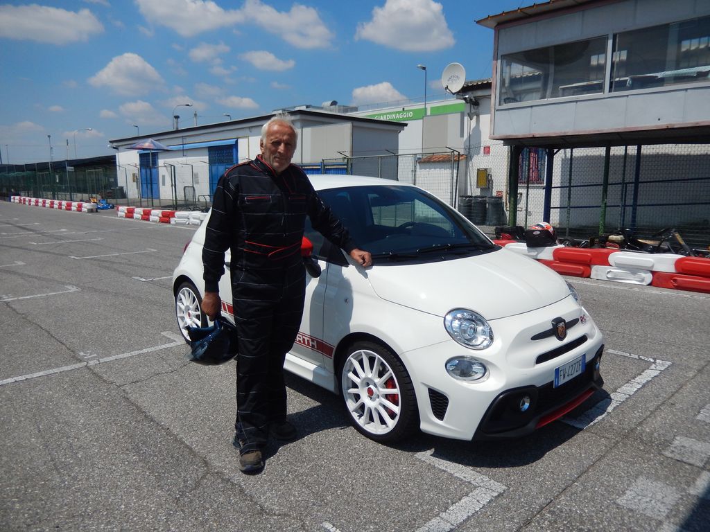 ABARTH 595 ESSESSE 70. La piccola bomba per i sempre giovani - RMC Motori