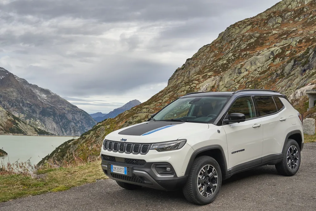 Aprono gli ordini della nuova Jeep® Compass MY24, Jeep